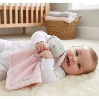 Jucarie de atasament iepuras cu minipaturica Baby Town roz 35 cm