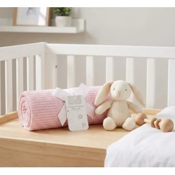 Paturica celulara din bumbac roz Hugs & Kisses pentru bebelusi 70x90 cm