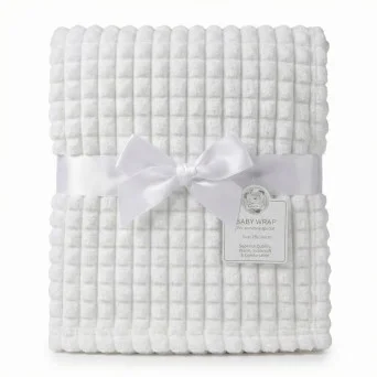 Paturica din jacquard pentru bebelusi Snuggle Baby alba 75x90 cm