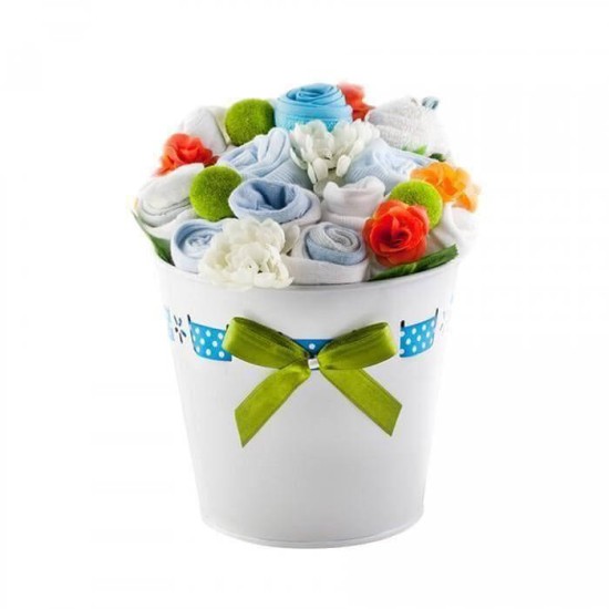 Buchet de flori din hainute pentru baietei - 11 piese krbaby.ro