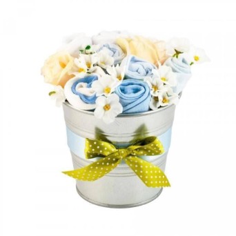 Buchet de flori din hainute pentru baietei - 7 piese