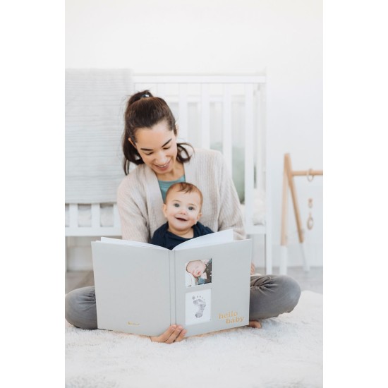 Caietul bebelusului cu amprenta cerneala gri Hello Baby Pearhead