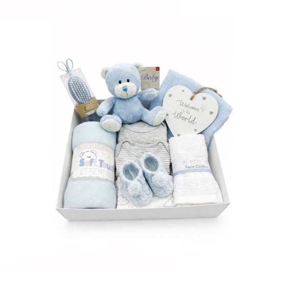Set cadou bebelusi 11 piese baieti bleu cu ursulet paturica fleece haine bumbac 0-3 3-6 luni si set perie pieptan din fibre naturale